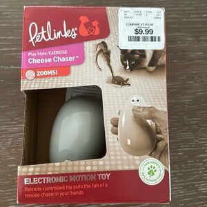 Pet toy- cheese chaser